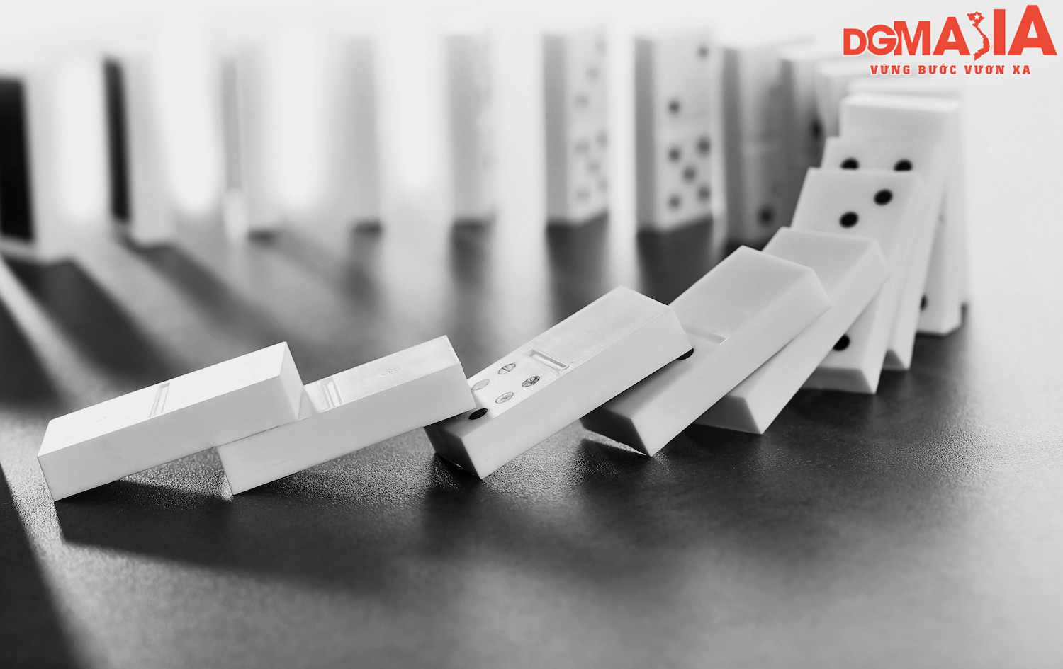 Trong Content Marketing, hiệu ứng domino để chỉ sự lan tỏa của nội dung qua các kênh truyền thông