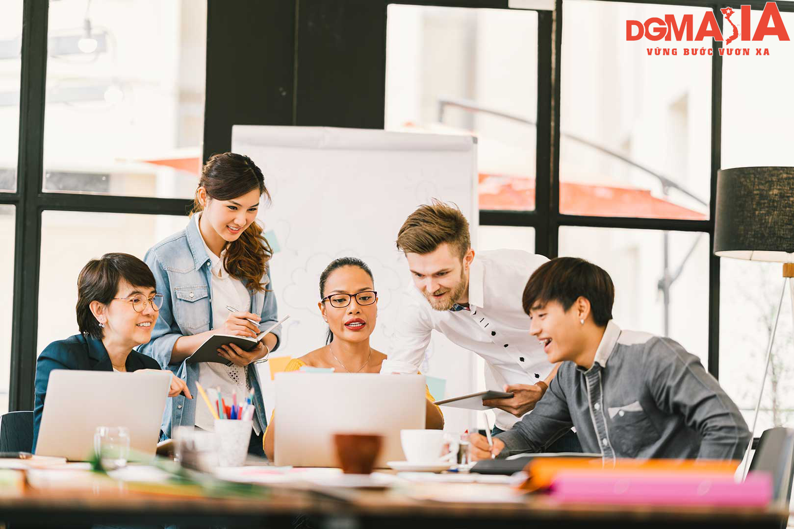 Khi Build team inhouse, một trong những yếu tố quan trọng nhất là phải tuyển dụng được đội ngũ phù hợp với văn hóa và định hướng của doanh nghiệp Khi Build team inhouse, một trong những yếu tố quan trọng nhất là phải tuyển dụng được đội ngũ phù hợp với văn hóa và định hướng của doanh nghiệp